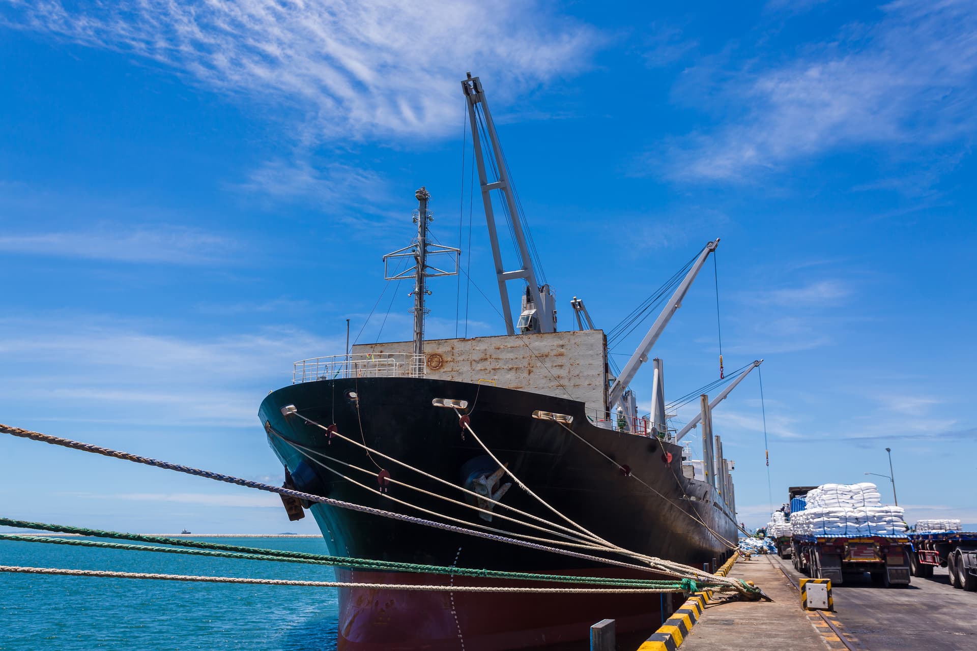 سوق وقود السفن تواجه وضعا أصعب في الربع الثالث مع ارتفاع الإمدادات