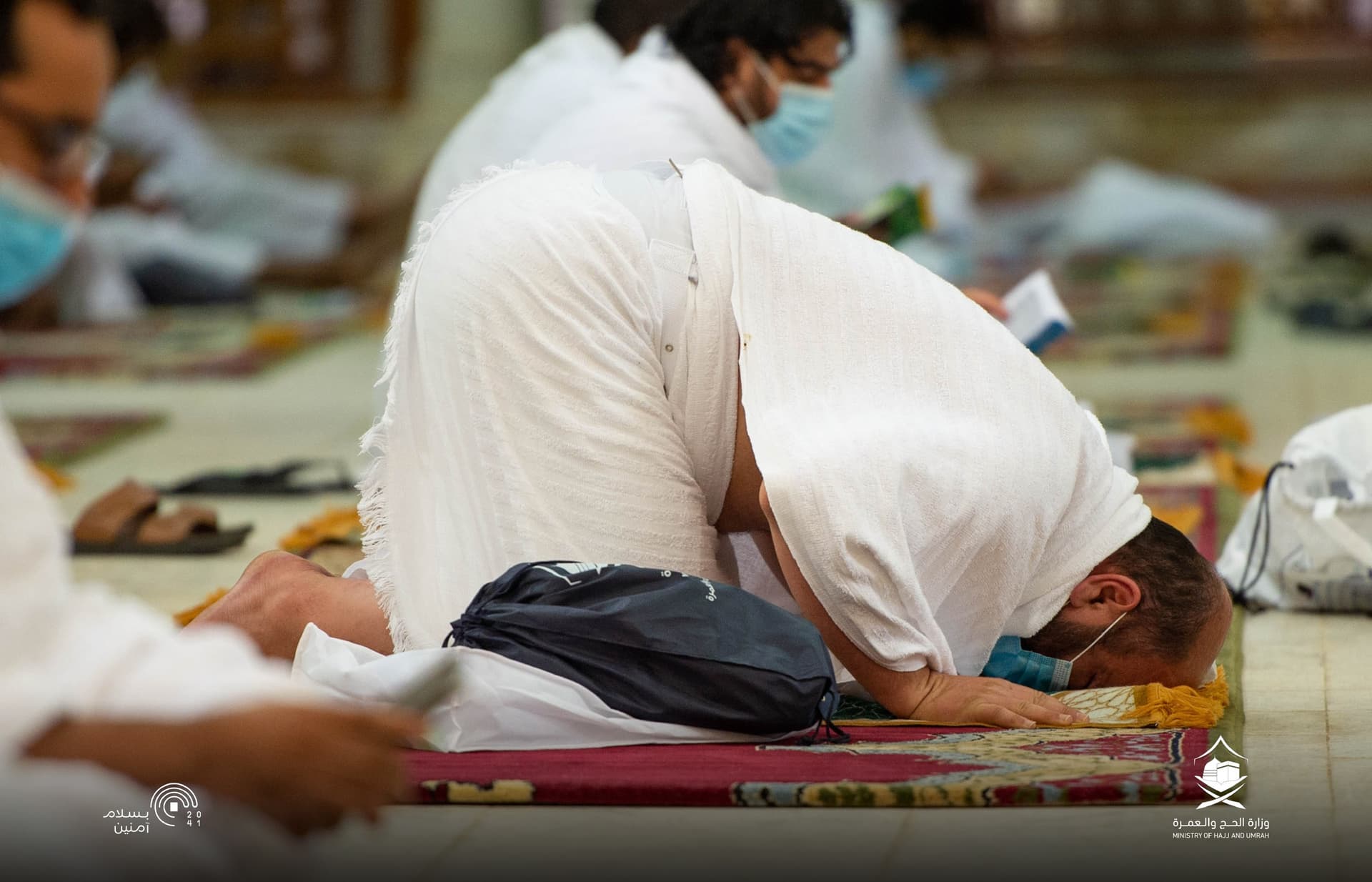 حجاج بيت الله الحرام يصلون إلى مشعر عرفات