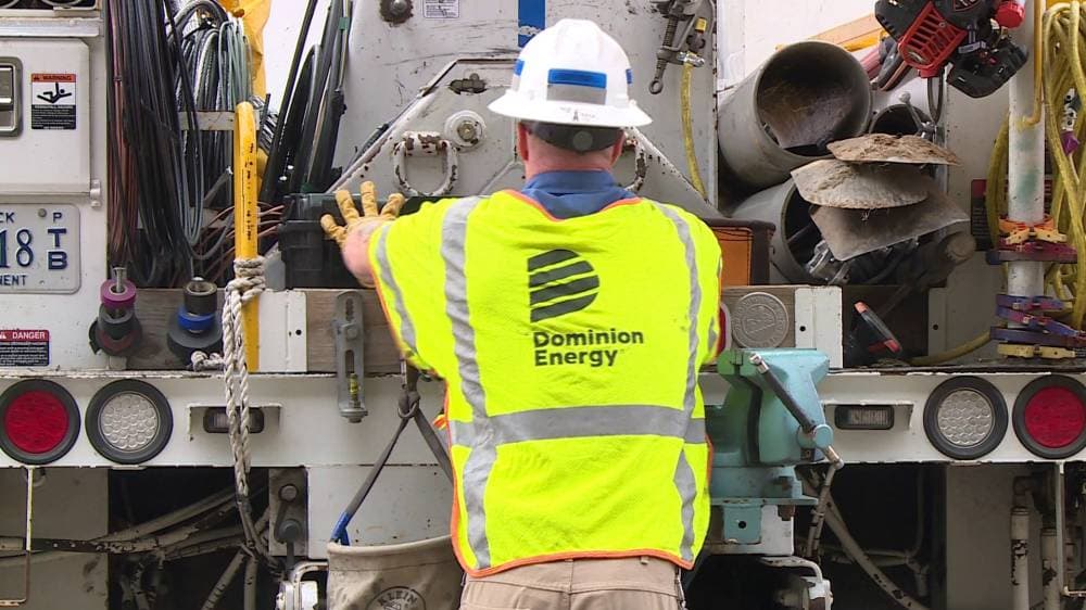 مشكلات قانونية أدت إلى زيادة كبيرة في التكلفته والتأخير في بدء التنفيذ. 