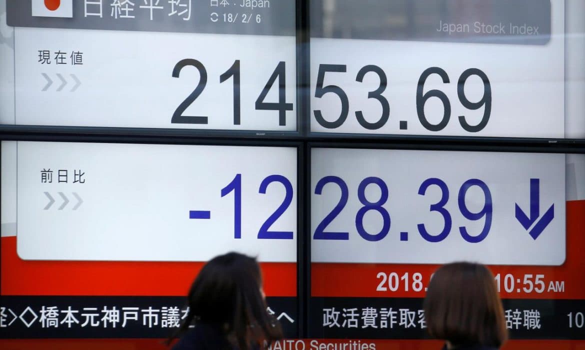 نيكي يغلق منخفضا بسبب هبوط قياسي في إنفاق الأسر اليابانية