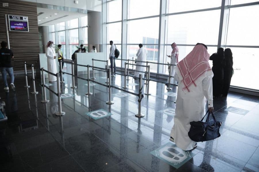  الأولى من نوعها في الشرق الأوسط .. مطارات الرياض تدشن تقنية لمراقبة التباعد الاجتماعي