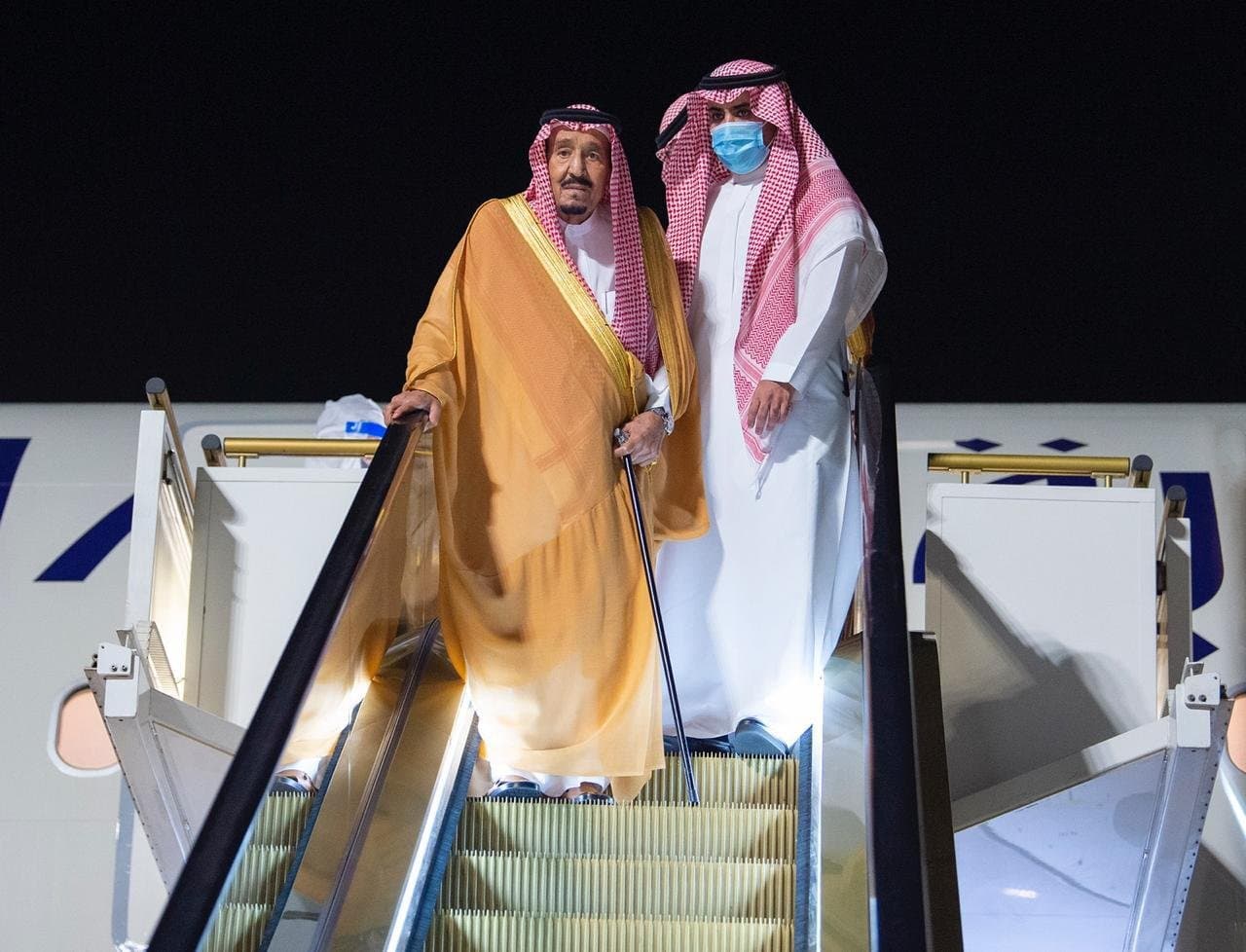 الملك سلمان يصل إلى نيوم لقضاء بعض الوقت للراحة والاستجمام 