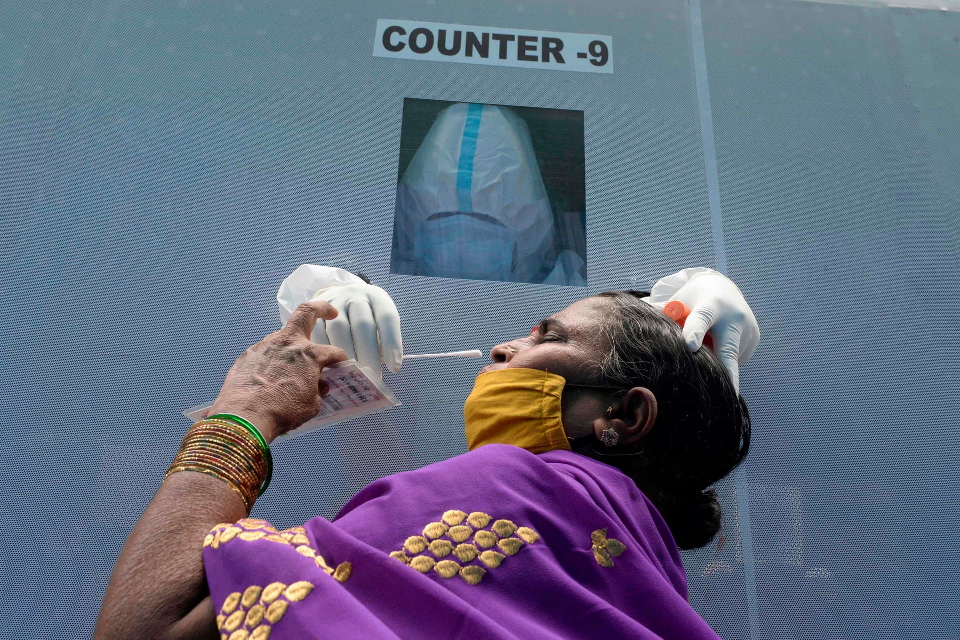 90 دقيقة لكشف كورونا .. تقدم علمي يكسر سلسلة انتشار الوباء