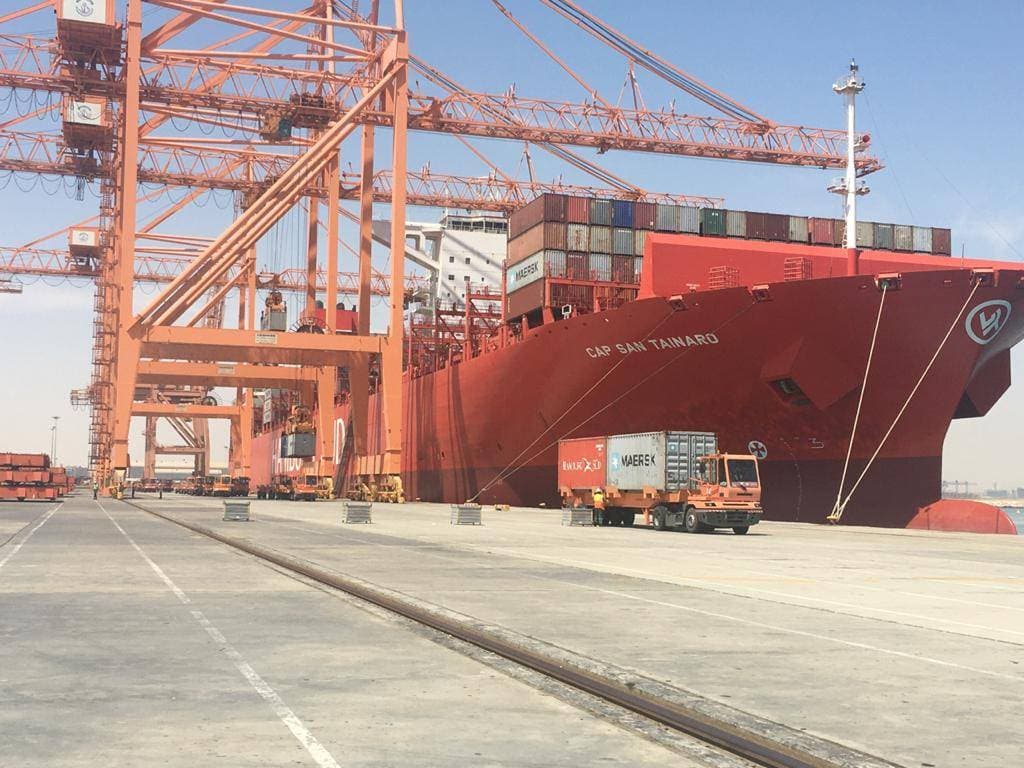 تبلغ الطاقة الاستيعابية في الميناء 70 مليون طن.