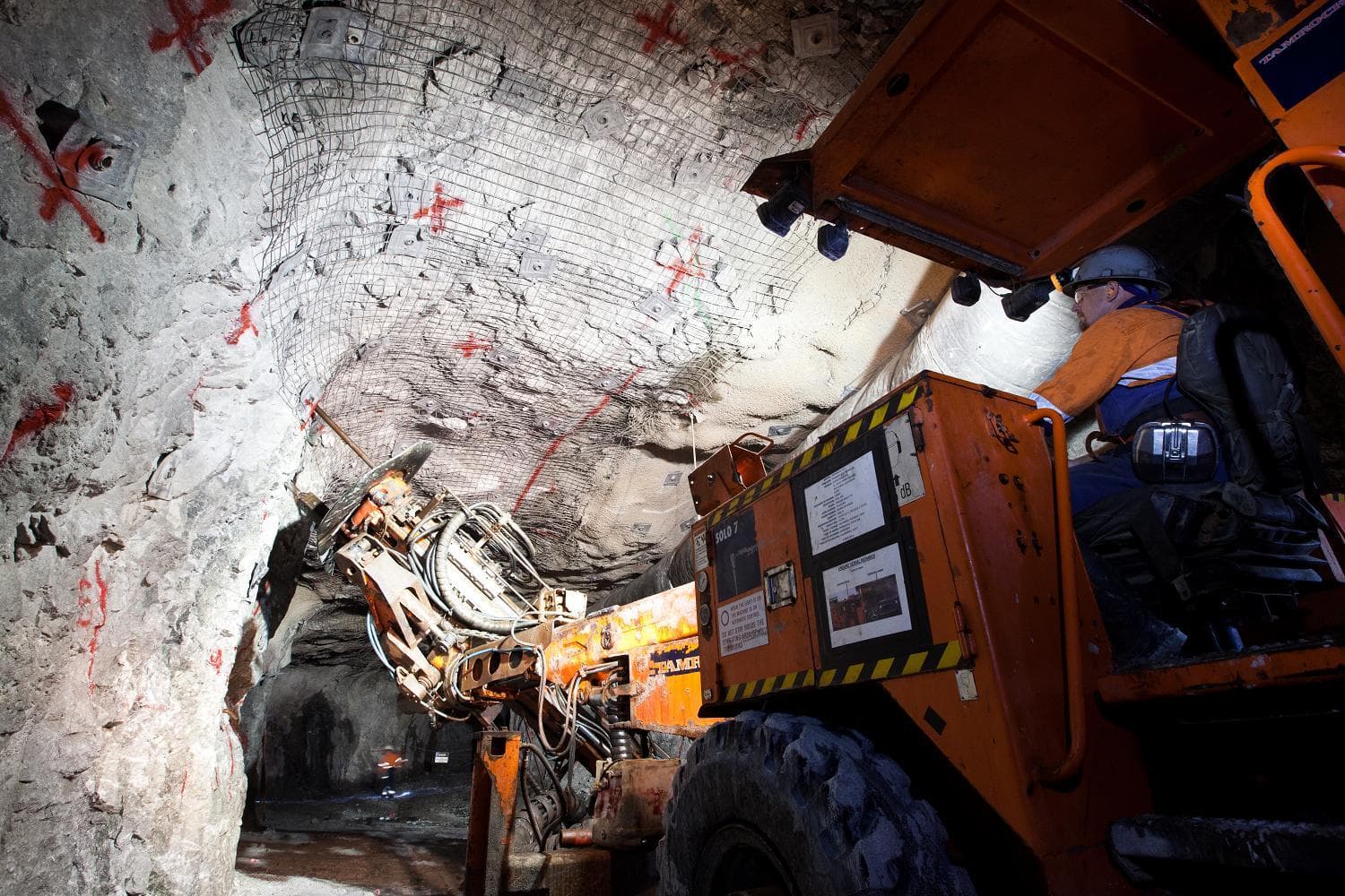 أرباح "سنتامين" تقفز في النصف الأول بفضل قوة أسعار الذهب