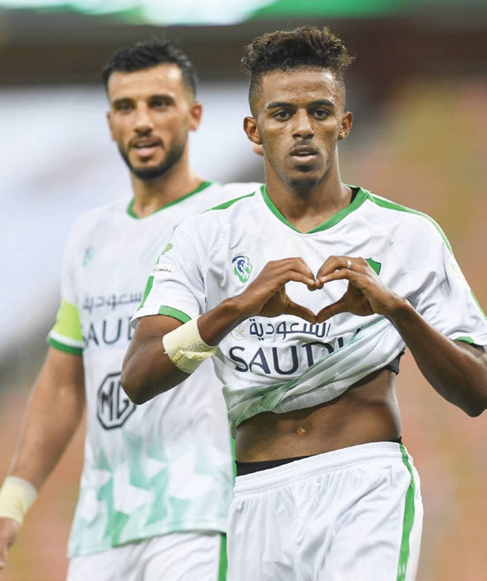 هيثم عسيري لحظة احتفاله بهدف الاول مع الاهلي.