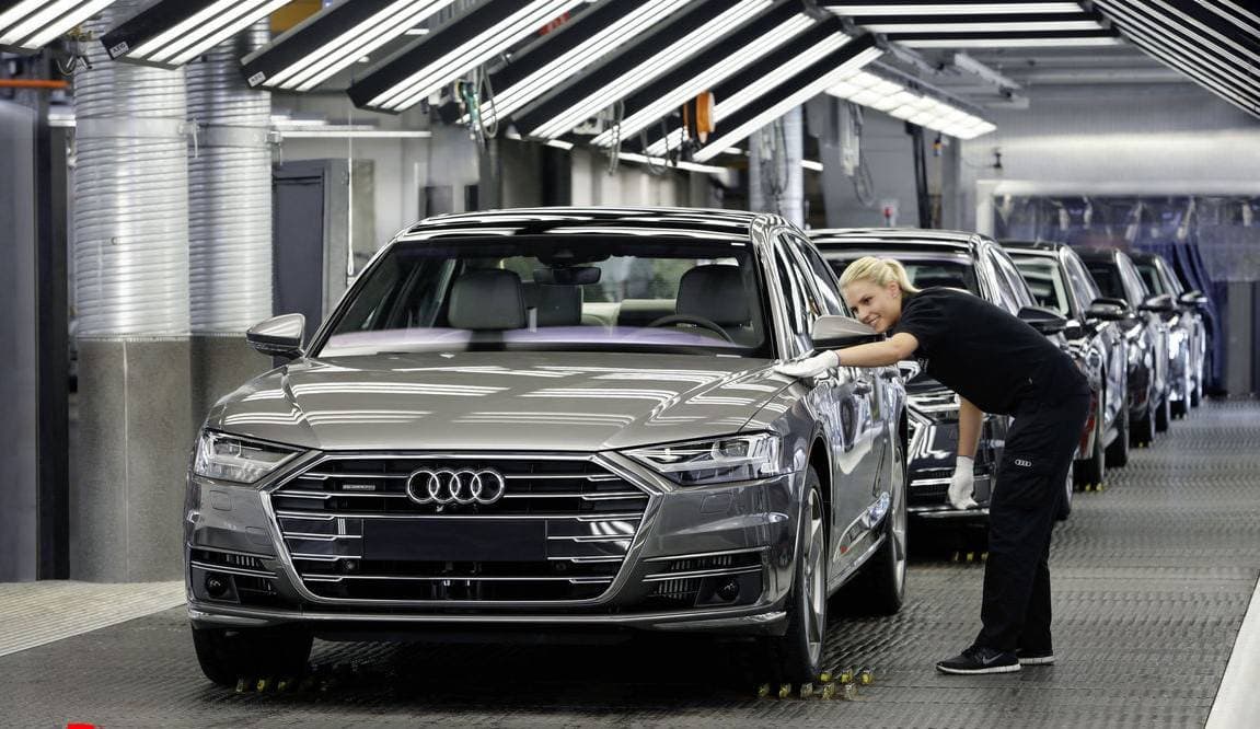 اعترفت فولكسفاجن بالتلاعب في 11 مليون سيارة لتبدو محركات اقل تسببا للتلوث.