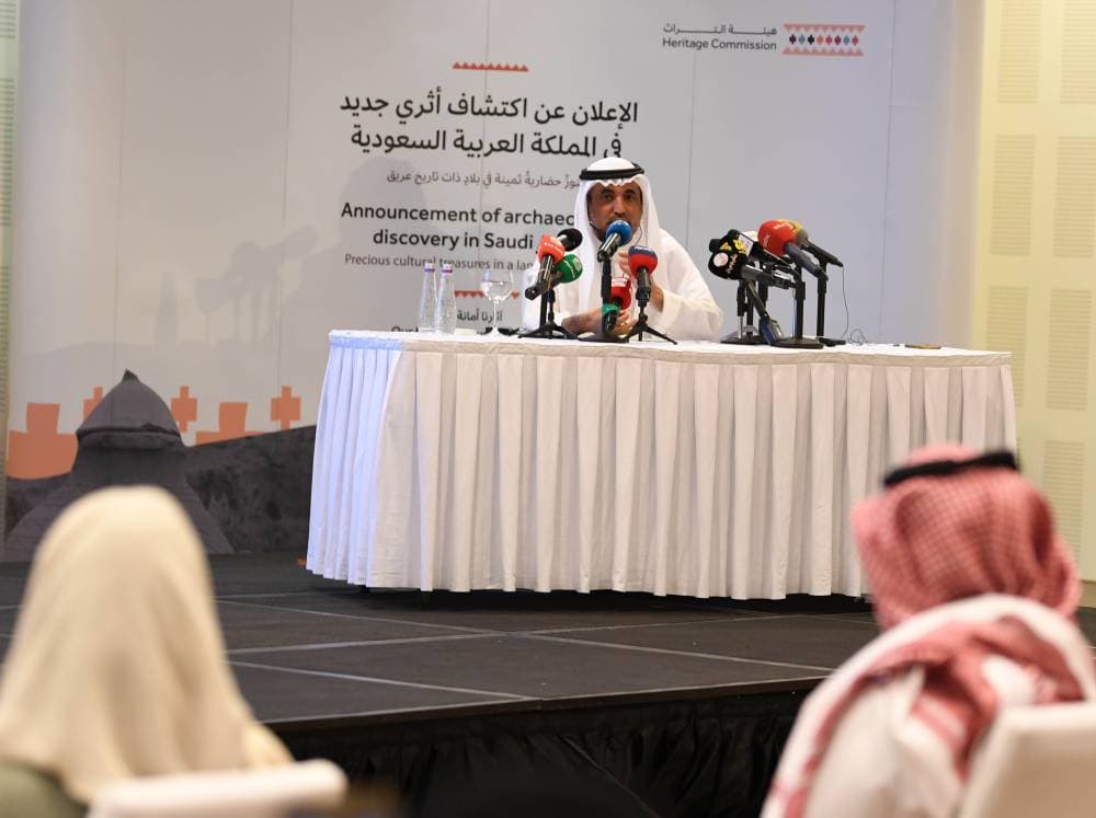 د. جاسر الحربش خلال المؤتمر الصحفي أمس. تصوير: بشير صالح - "الاقتصادية"