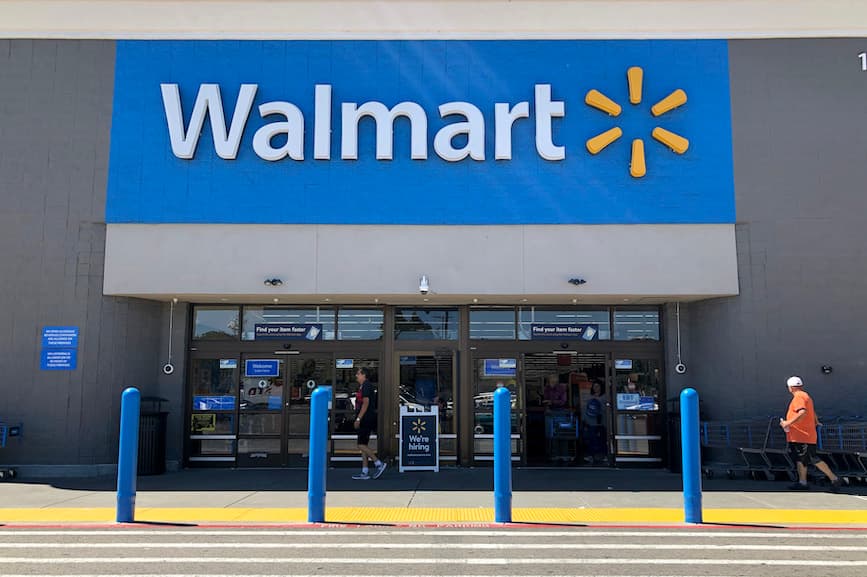 "وول مارت الأمريكية" تعتزم توظيف 20 ألف عامل موسمي