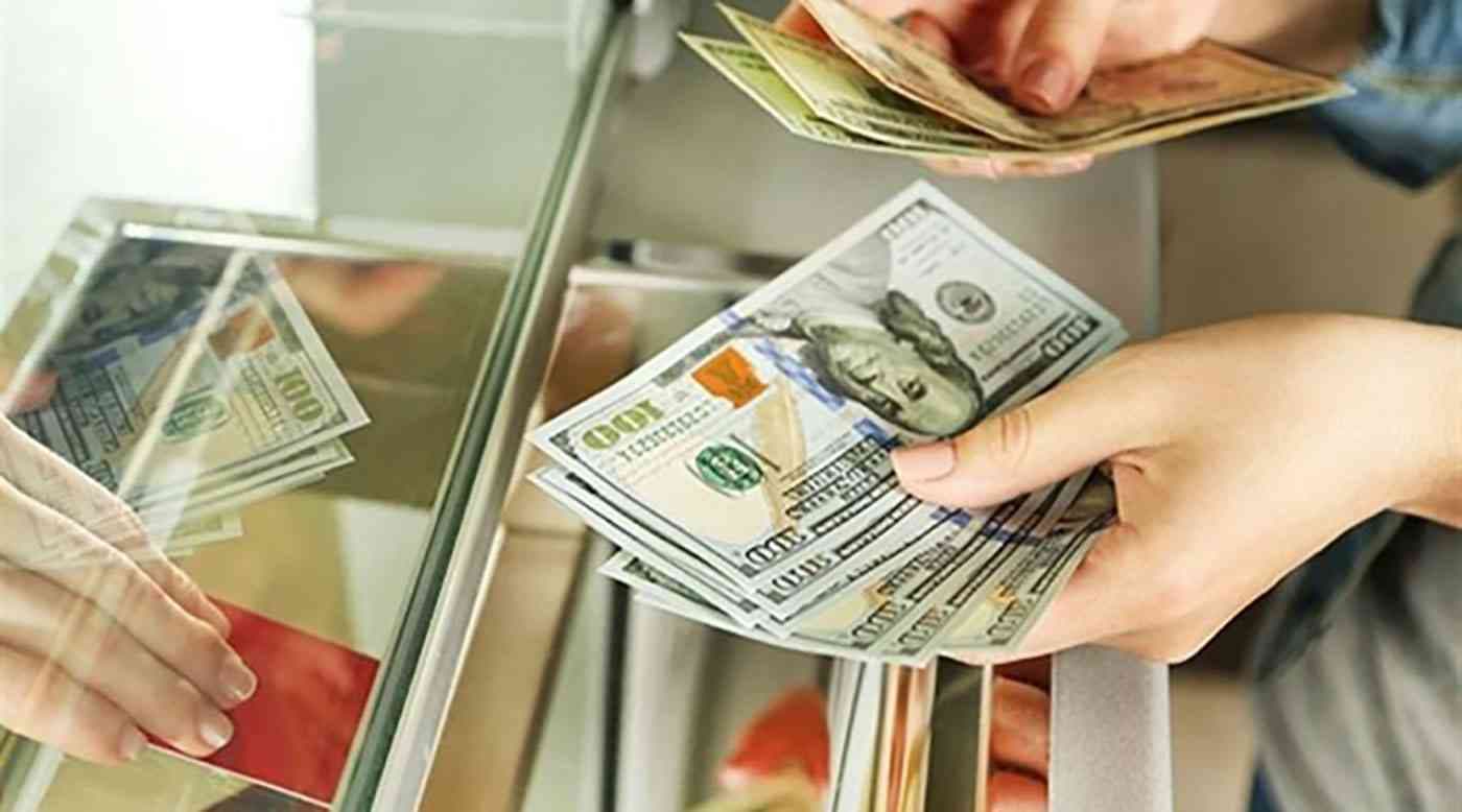 الدولار يحتل مكانة أساسية في كوبا رغم صعوبة الحصول عليه