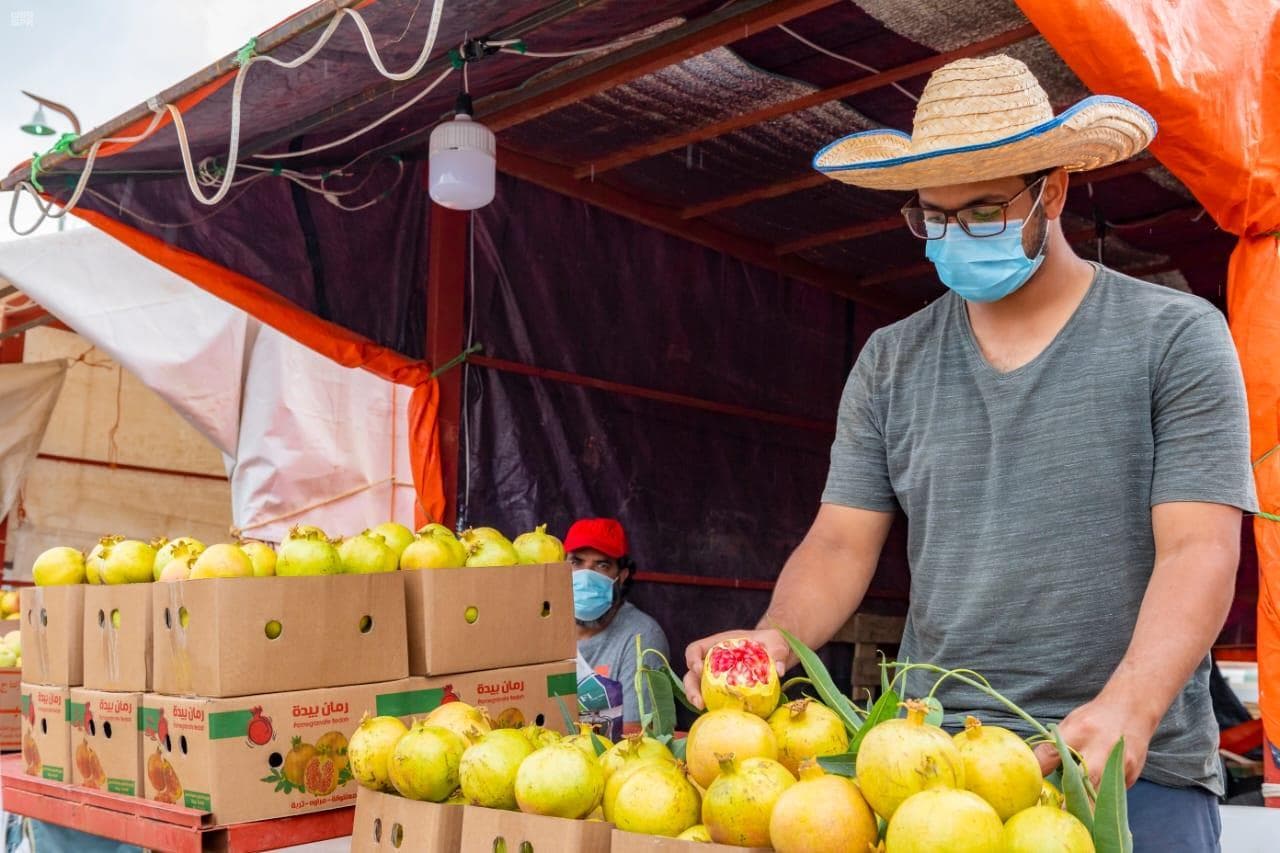 الباحة تزود الأسواق المحلية والإقليمية بـ 30 ألف طن من الرمان 