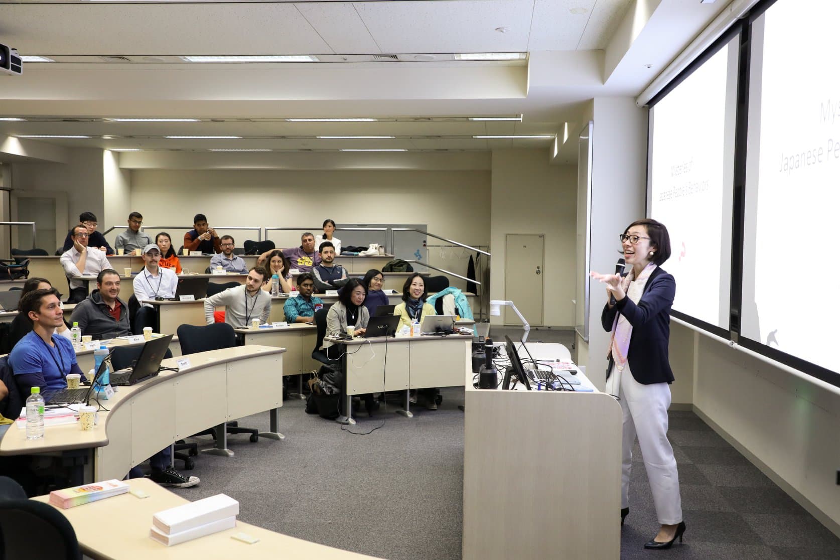 ارتفاع ثقة الشركات اليابانية بعد إعادة فتح الاقتصاد 