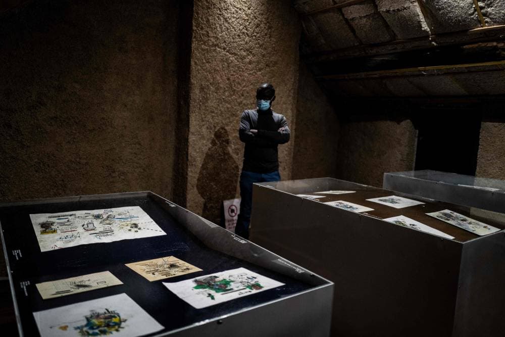 تعرض دار فولكانو للمعارض 35 رسما لجان ميشال باسكيا. "الفرنسية"