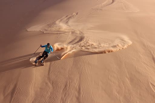 نشر وتعزيز رياضة التزلج في السعودية والتدريب على مهاراتها وتقنياتها