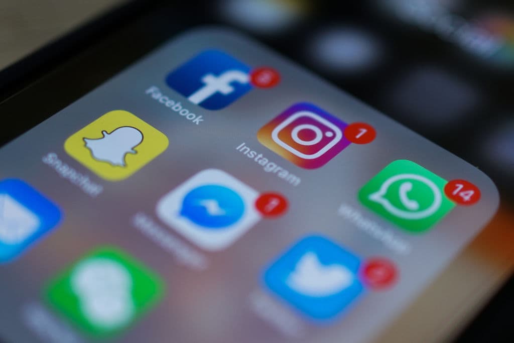 "فيسبوك" و"انستغرام" تلغيان 2.2 مليون إعلان قبيل الانتخابات الأمريكية 