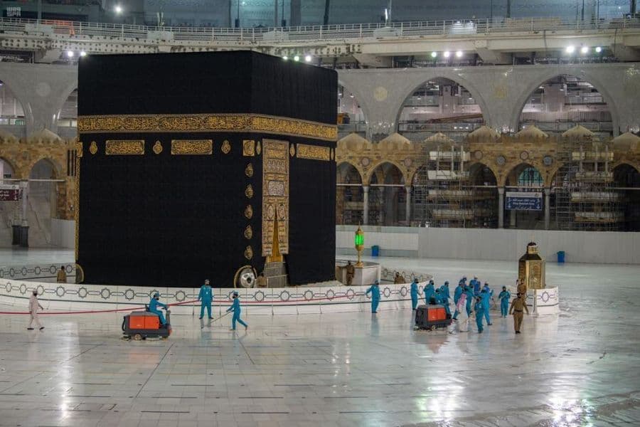 تجنيد أكثر من 4 آلاف عامل لتطهير وتعطير المسجد الحرام