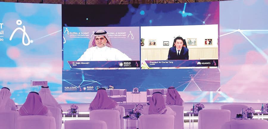 جانب من فعاليات القمة العالمية للذكاء الاصطناعي في يومها الثاني، أمس.