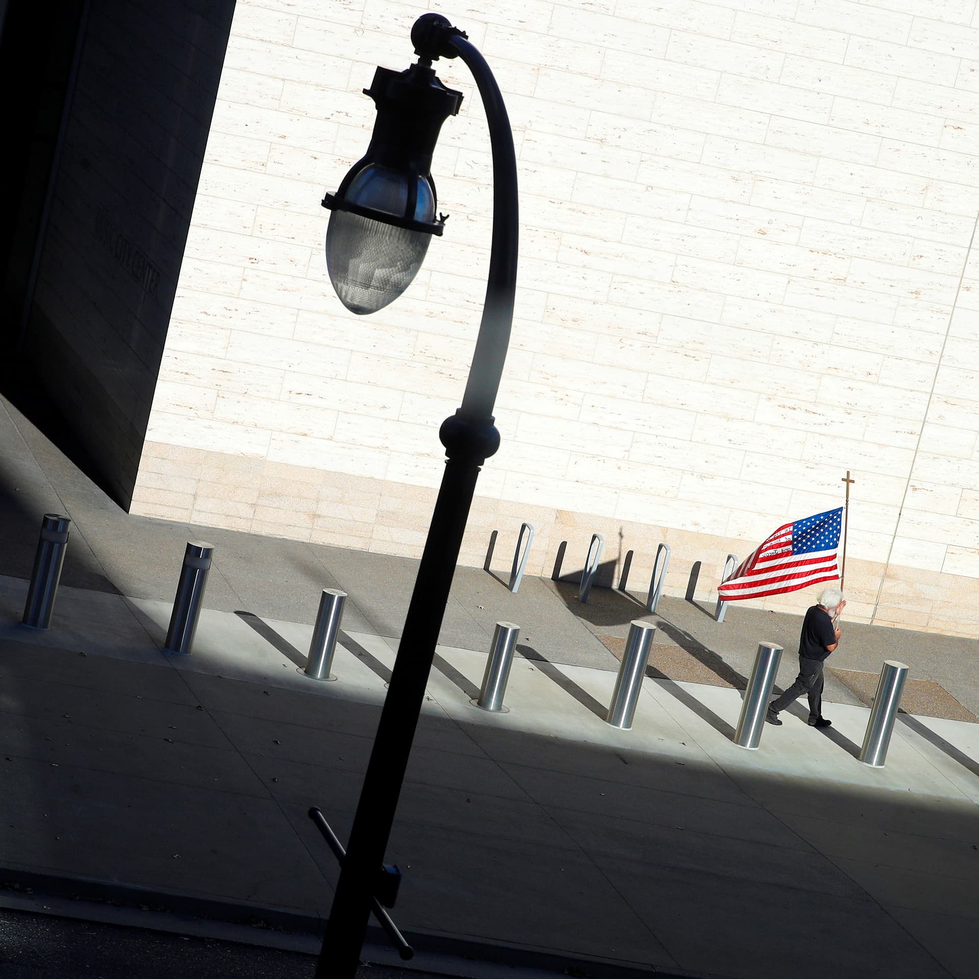 دراسة: وفيات كورونا في أمريكا قد تصل لنصف مليون بحلول فبراير