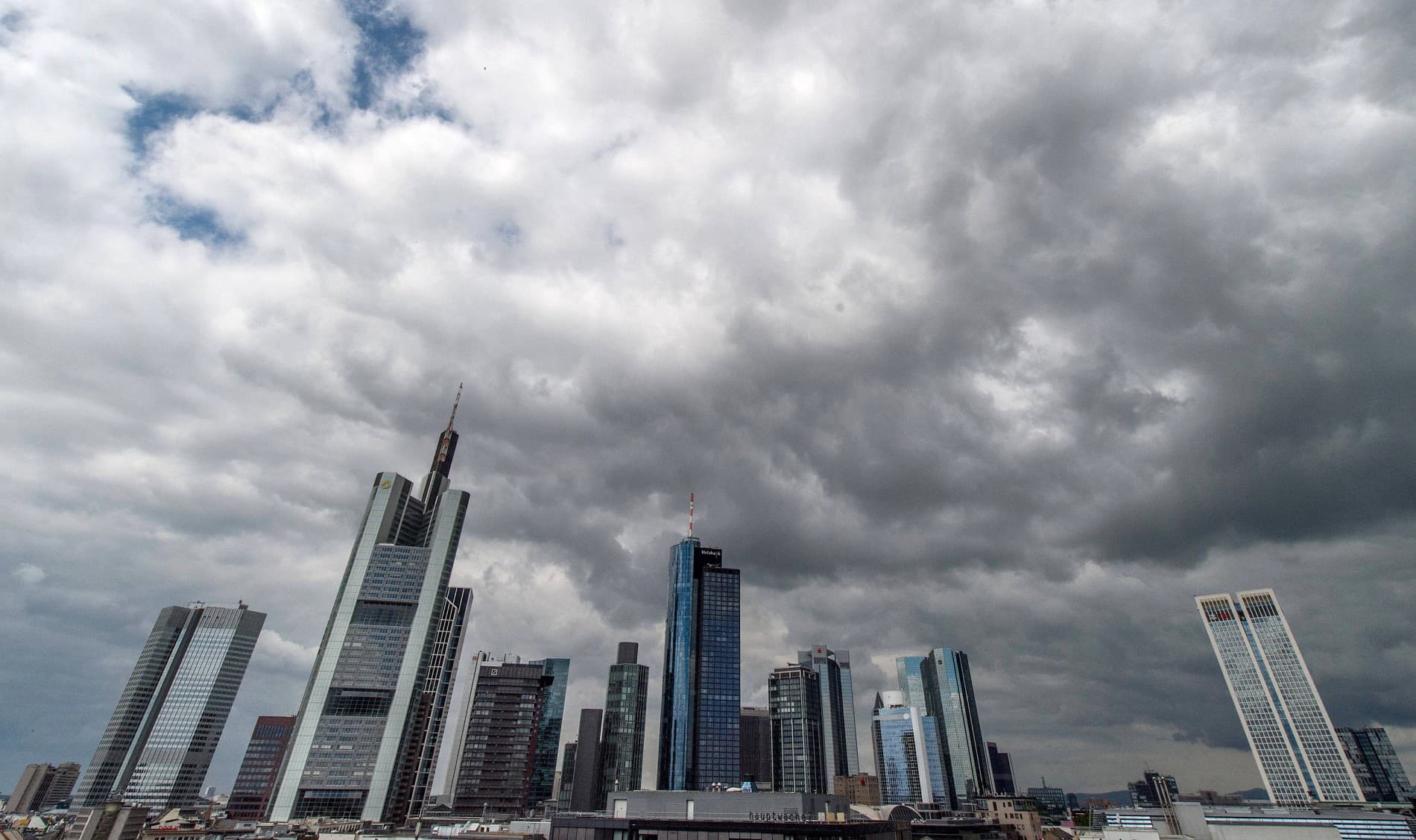 خبراء: النهوض الاقتصادي في ألمانيا معرض للخطر بسبب ارتفاع إصابات كورونا