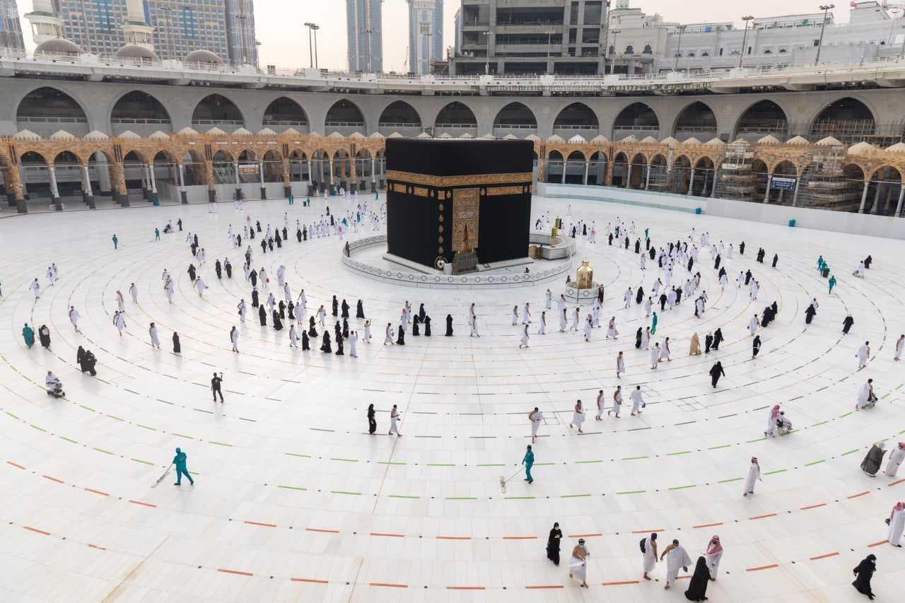  إمام الحرم : ندين ونستنكر بأشد العبارات التطاول على مقامات النبوات والرسالات ولا سيما خاتمهم نبي الهدى والرحمة محمد ﷺ 