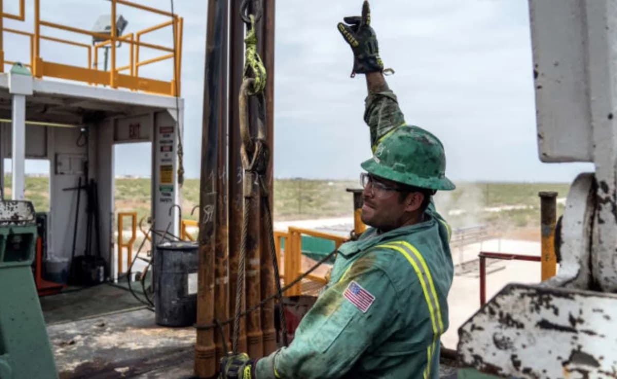 بفعل العواصف.. إنتاج النفط الأمريكي يتراجع 3.6% في أغسطس