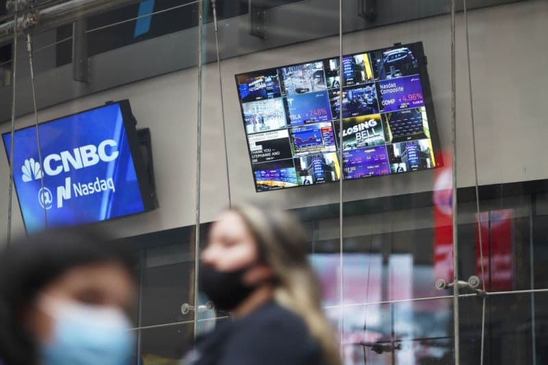 أسهم أوروبا ترتفع بدعم صفقات وتطورات صحة الرئيس الأمريكي