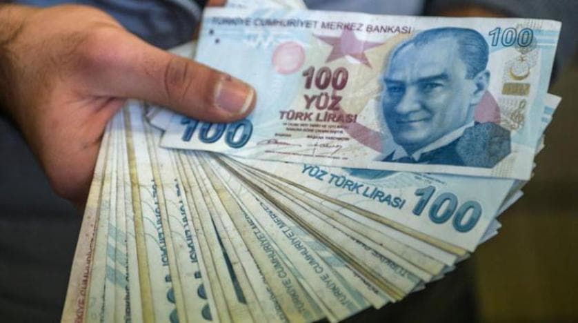 المركزي التركي يرفع فائدة المبادلة لمواجهة انهيار الليرة .. بلغت 7.955 أمام  الدولار