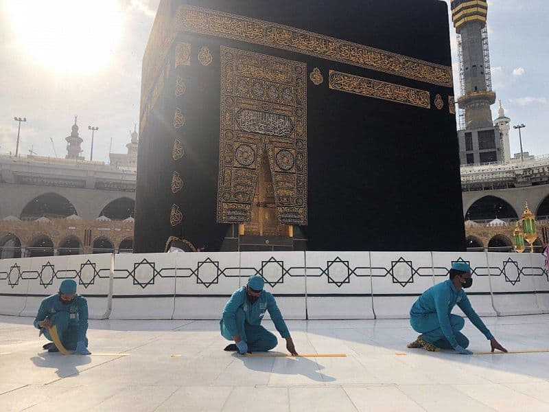 إعادة تقسيم مسارات المطاف بما يتوافق مع زيادة أعداد المعتمرين