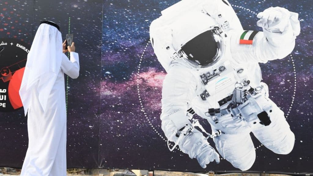 الإمارات تختبر 61 شابا للانضمام لفريق الوصول للفضاء 
