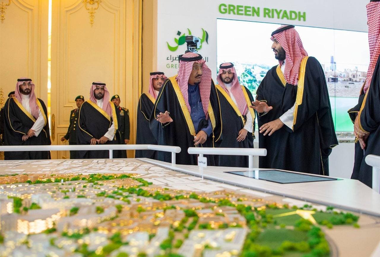 الإنجازات المتتالية تقف شاهدة على مسيرة الخير والعطاء التي ترتقي بحياة المواطنين والمقيمين.