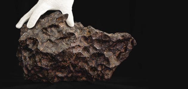 إندونيسي يشكو من الغش.. باع حجر نيزك يساوي 1.8 مليون دولار مقابل 14 ألف دولار