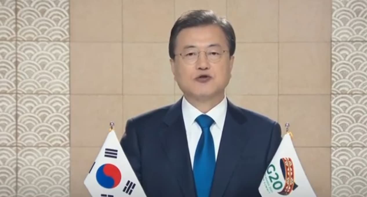 رئيس كوريا الجنوبية: سنحشد القوات لتطوير وتوزيع اللقاحات والعلاجات التي ينتظرها الجميع 