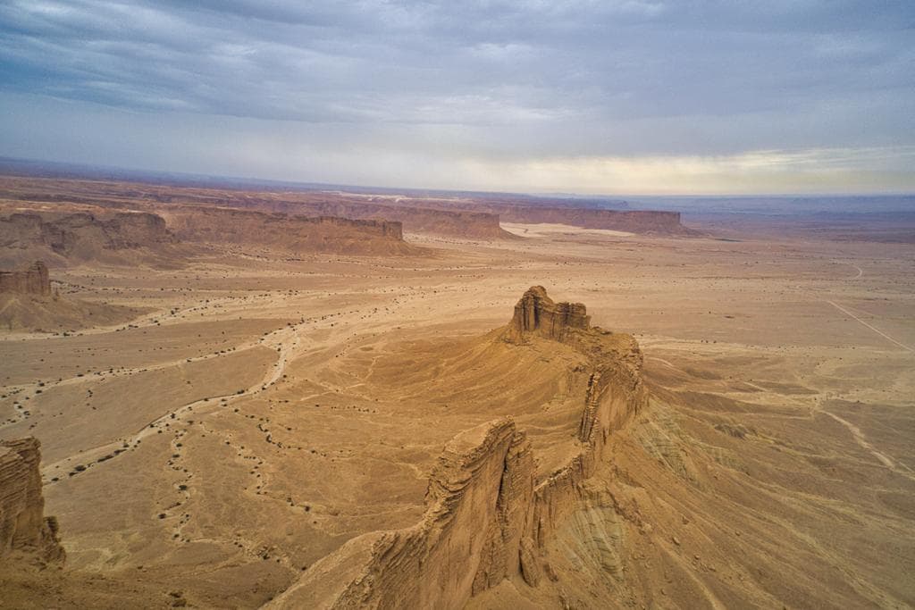 هطول أمطار متوسطة على الرياض