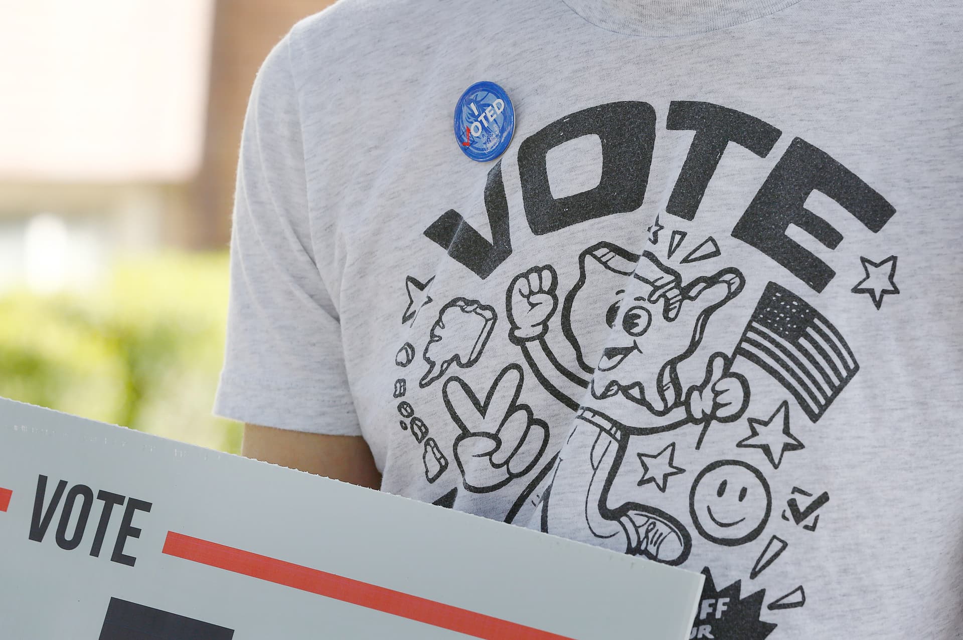 رغم فوز بايدن .. فرز الأصوات مستمر في 4 ولايات أميركية