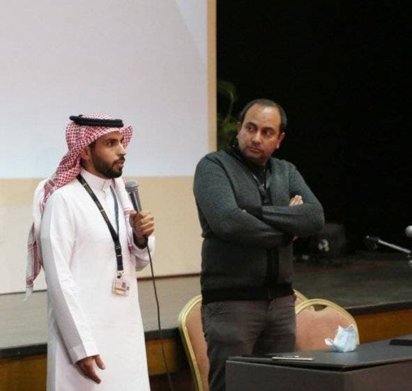 مخرج العمل عبدالعزيز الشلاحي متحدثا.