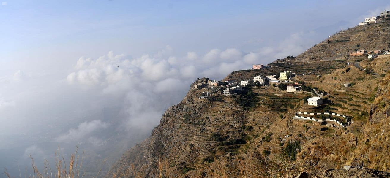 جبال الحشر .. إطلالة على جمال الطبيعة