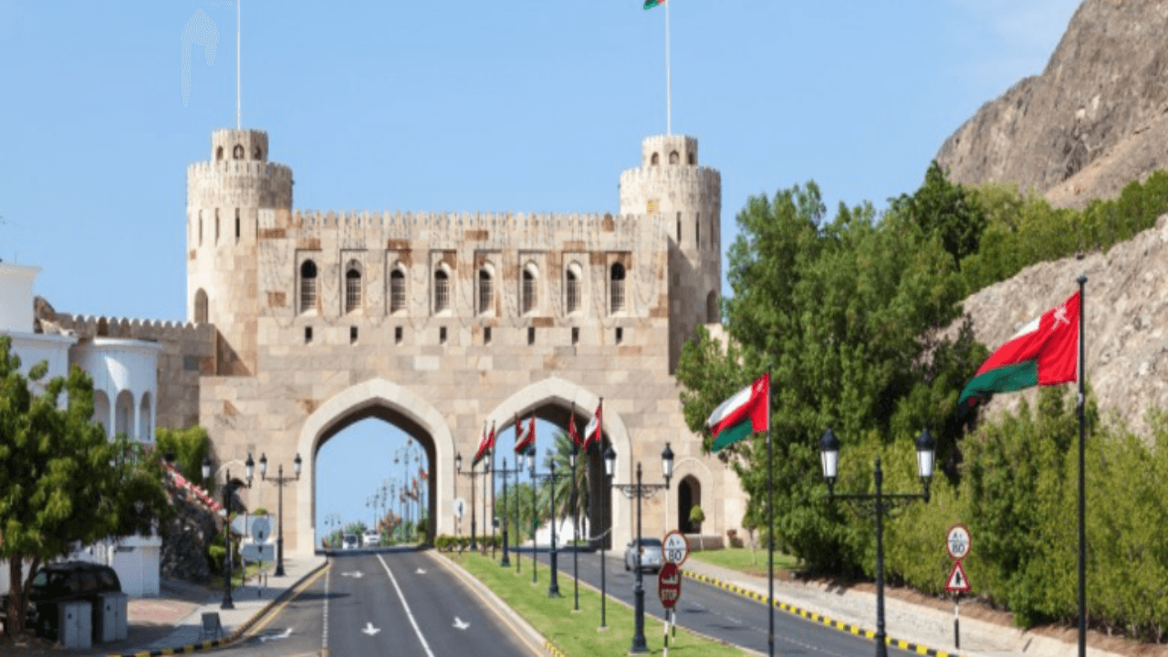 عمان تغلق حدودها لمدة أسبوع اعتبارا من الغد