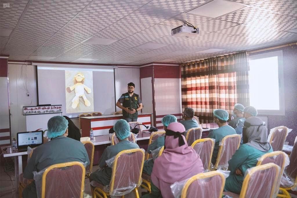 مركز الملك سلمان للإغاثة يدشن مشروع جراحة القلب للأطفال في المكلا ويواصل توزيع المساعدات الغذائية للمتضررين من سيول النيجر