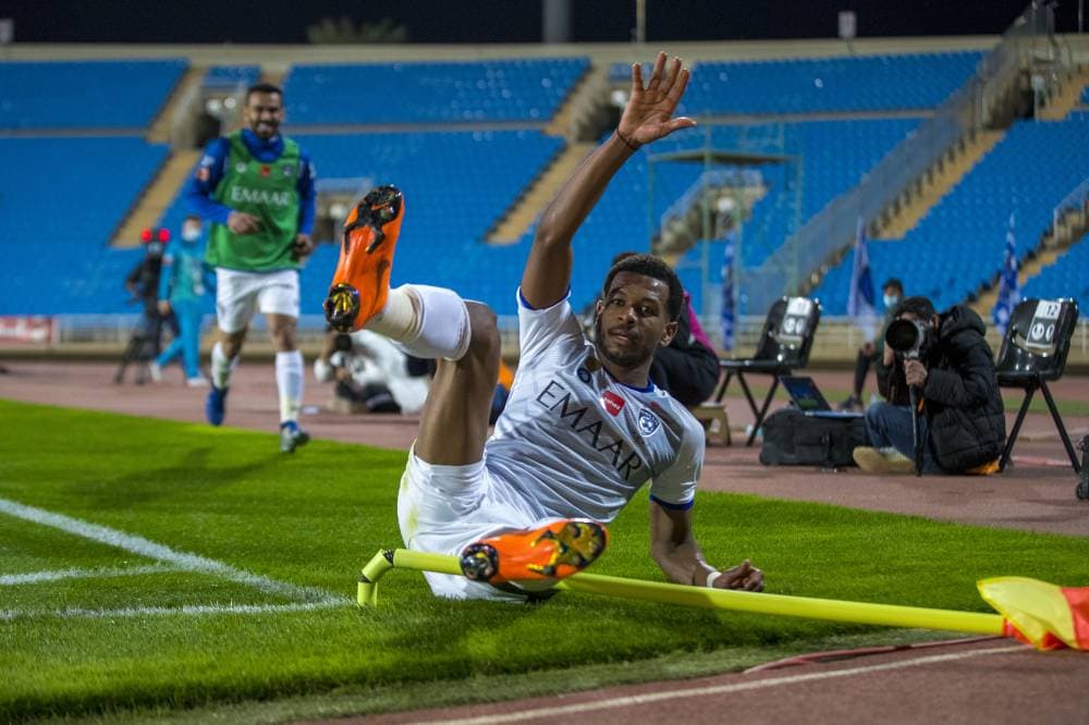 البليهي محتفلا بهدفه في الرائد.