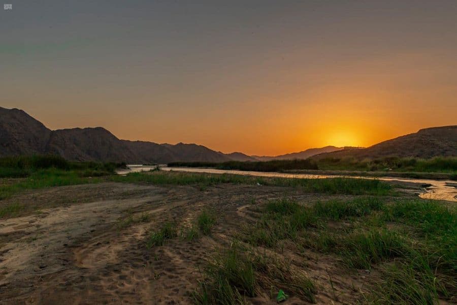 الأجواء المعتدلة والأودية الجارية في تهامة الباحة تجذب الزوار