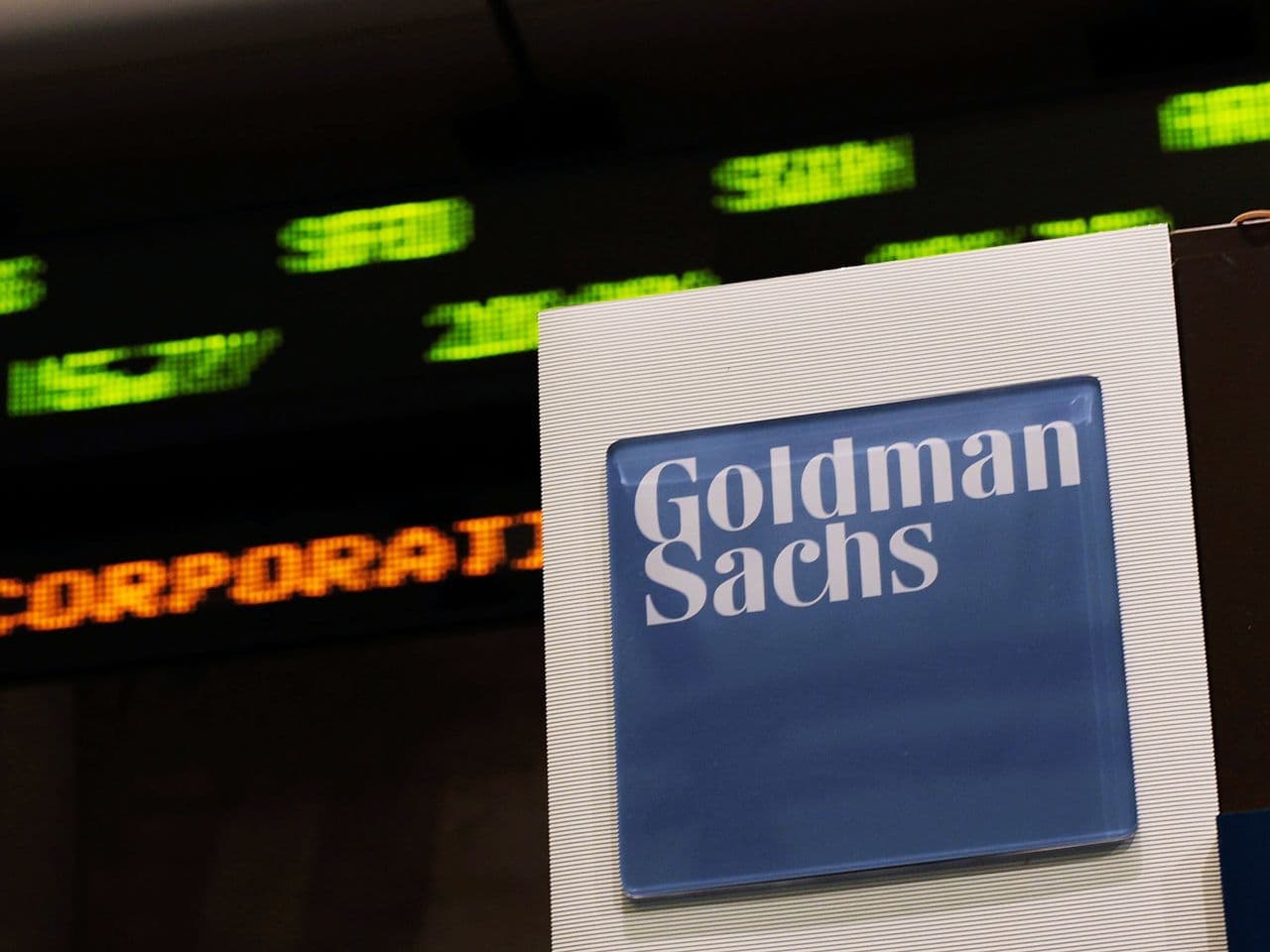 "جولدمان": التحفيز الأمريكي واستمرار العقوبات على إيران يدعمان أسعار النفط