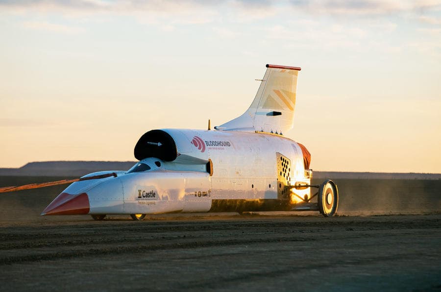 سرعتها 1000 كم في الساعة .. عرض أسرع سيارة في العالم للبيع