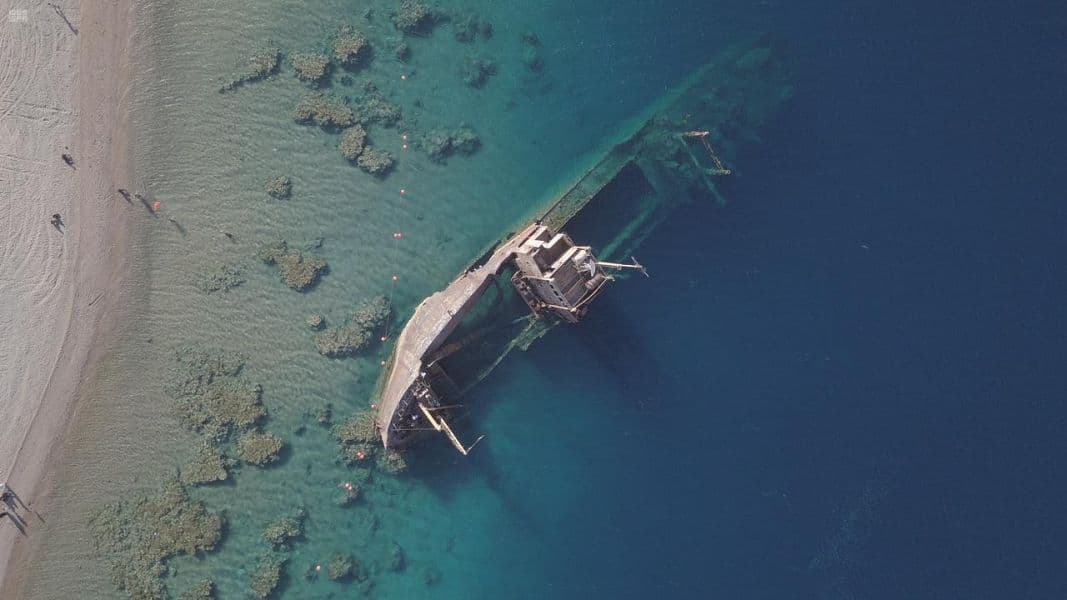 "حقل".. التجارب السياحية المميزة والشواطئ الخلابة في "شتاء السعودية"