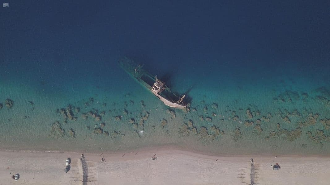 "حقل".. التجارب السياحية المميزة والشواطئ الخلابة في "شتاء السعودية"