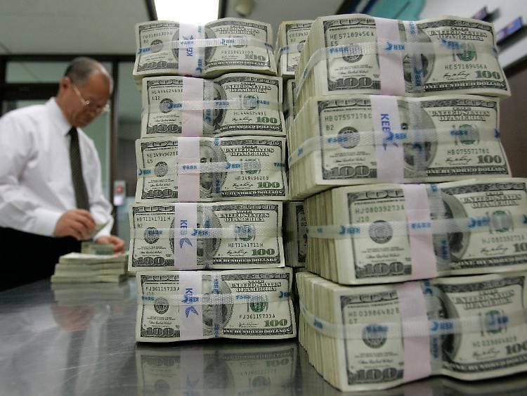 البنك الدولي حذر من أن الجائحة ستؤدي إلى ظهور جيل جديد من الفقراء وفوضى في سوق الديون.