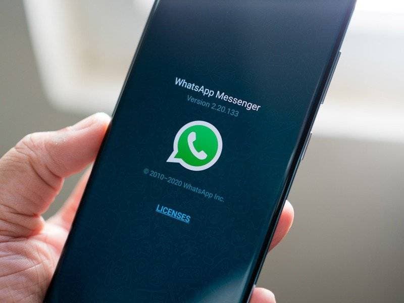 تسعى فيسبوك لسماح للمعلنين بالتواصل مع زبائنهم من طريق "واتساب".