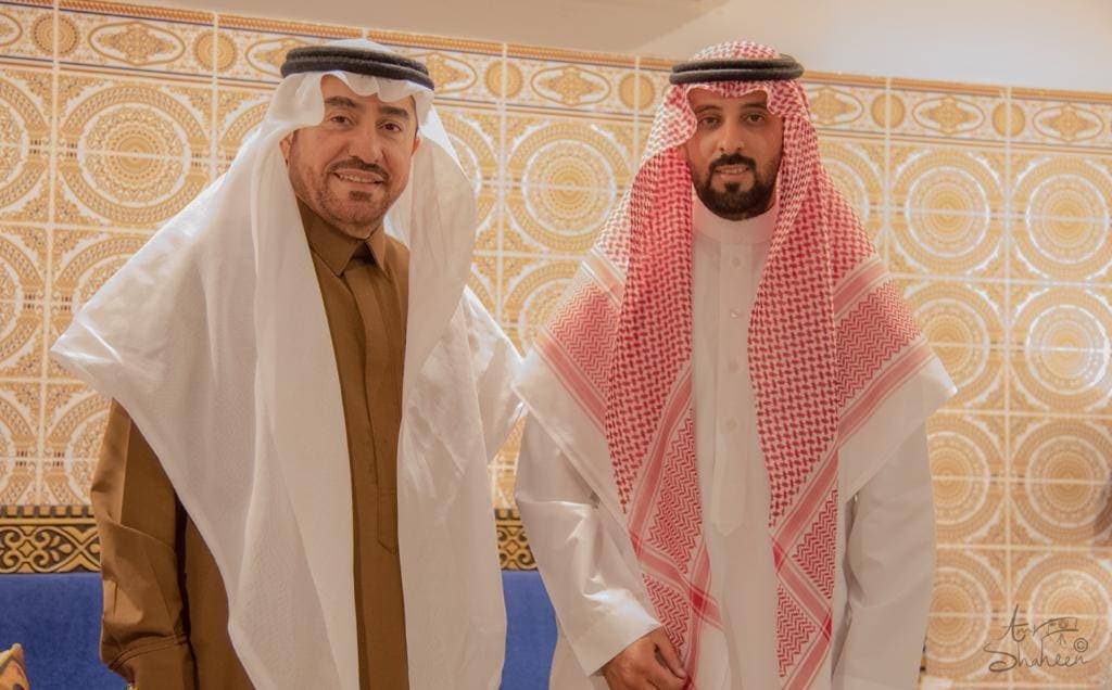 د. السف مع العريس مهند العمري.