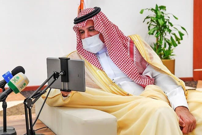 برعاية الملك .. أمير المدينة المنورة يفتتح ندوة "جهود المملكة في خدمة المعتمرين والزائرين خلال الجائحة"