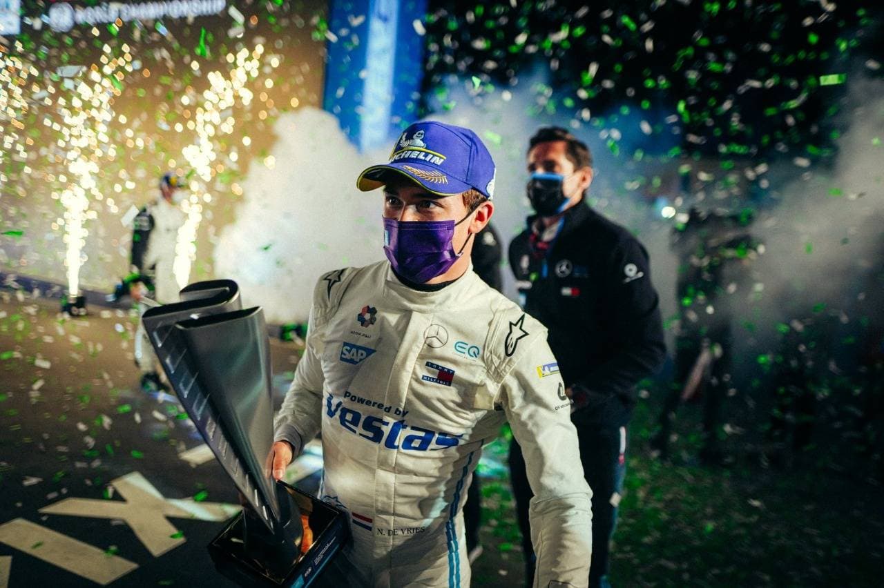 دي فريز بطل الجولة الافتتاحية في سباق "فورميلا إي الدرعية".