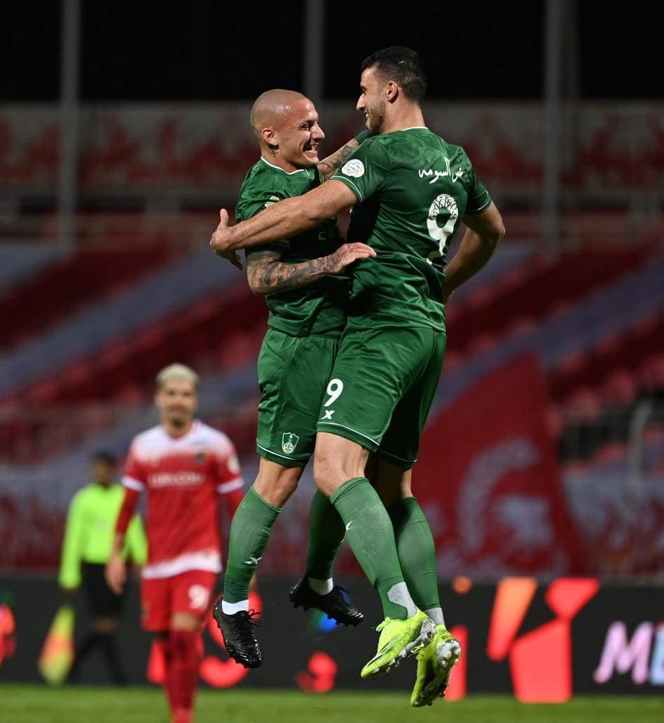 السومة وميتريتا وفرحة الصدارة. تصوير: علي خمج ـ "الاقتصادية"